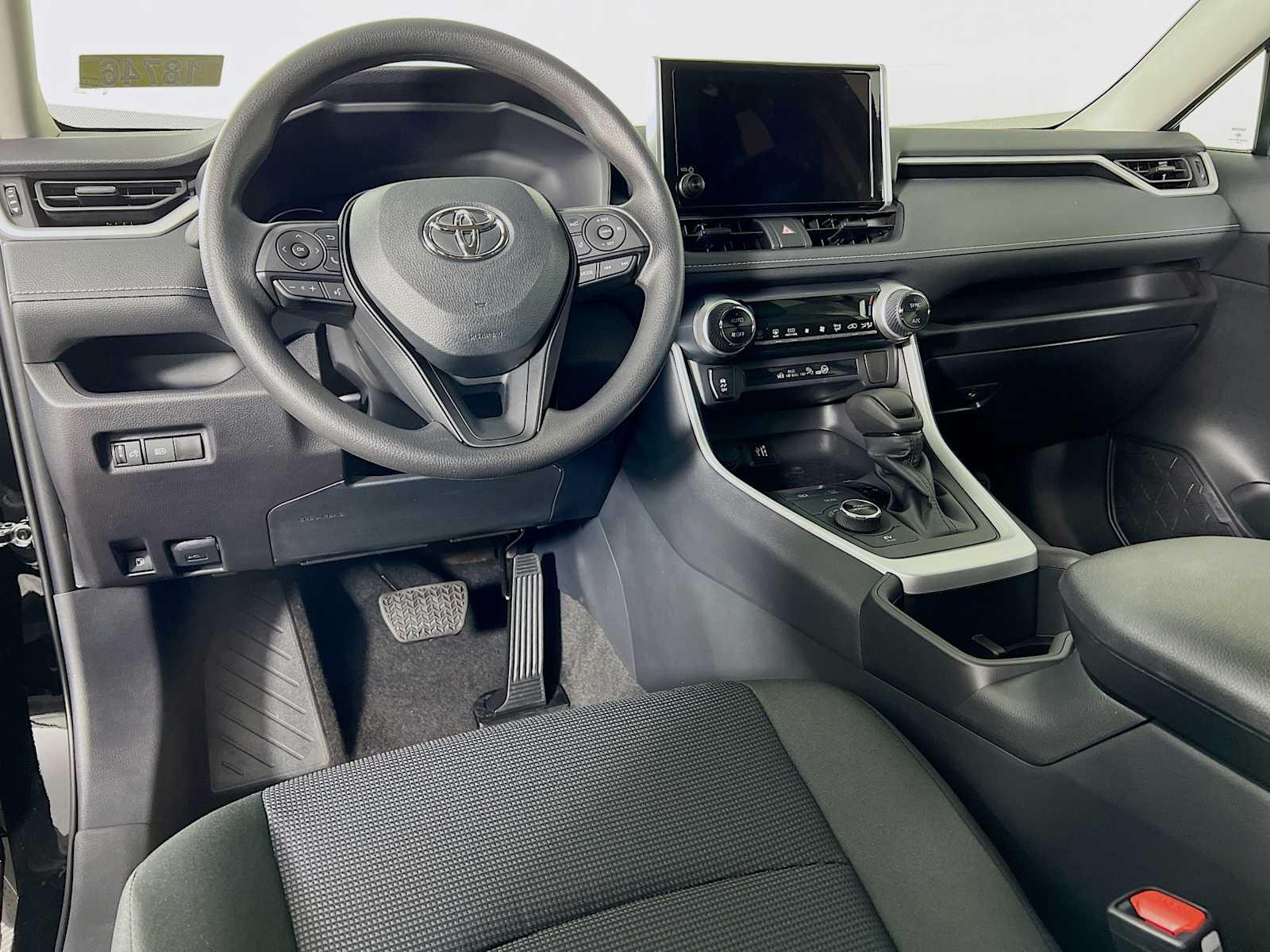 2024 Toyota RAV4 Hybrid LE - Photo 6