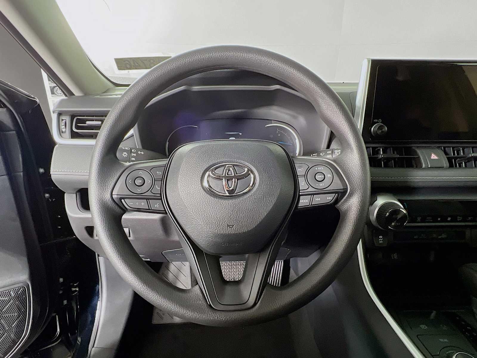 2024 Toyota RAV4 Hybrid LE - Photo 7