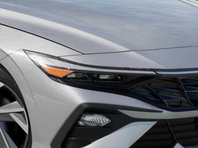 2025 Hyundai Elantra SEL Sport - Photo 11