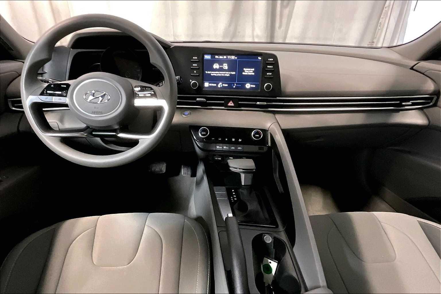 2022 Hyundai Elantra SEL - Photo 21