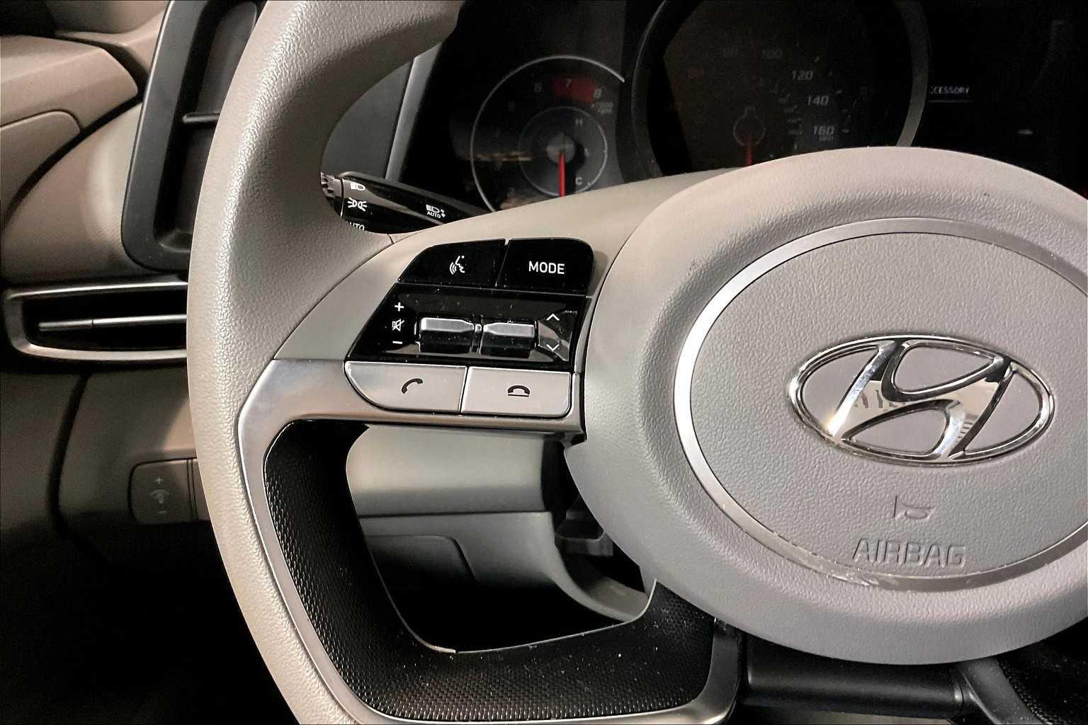 2022 Hyundai Elantra SEL - Photo 22