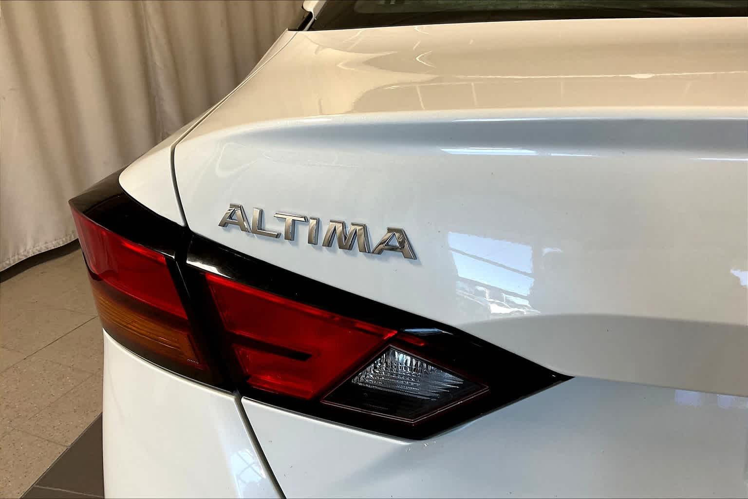 2021 Nissan Altima 2.5 Platinum - Photo 29