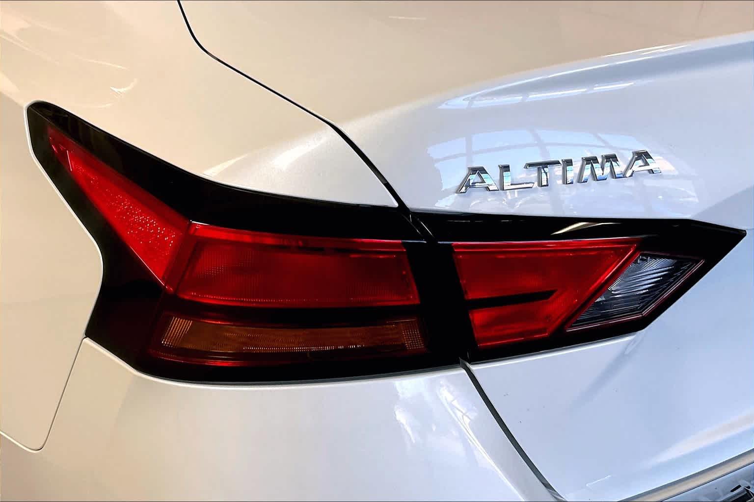 2021 Nissan Altima 2.5 Platinum - Photo 34