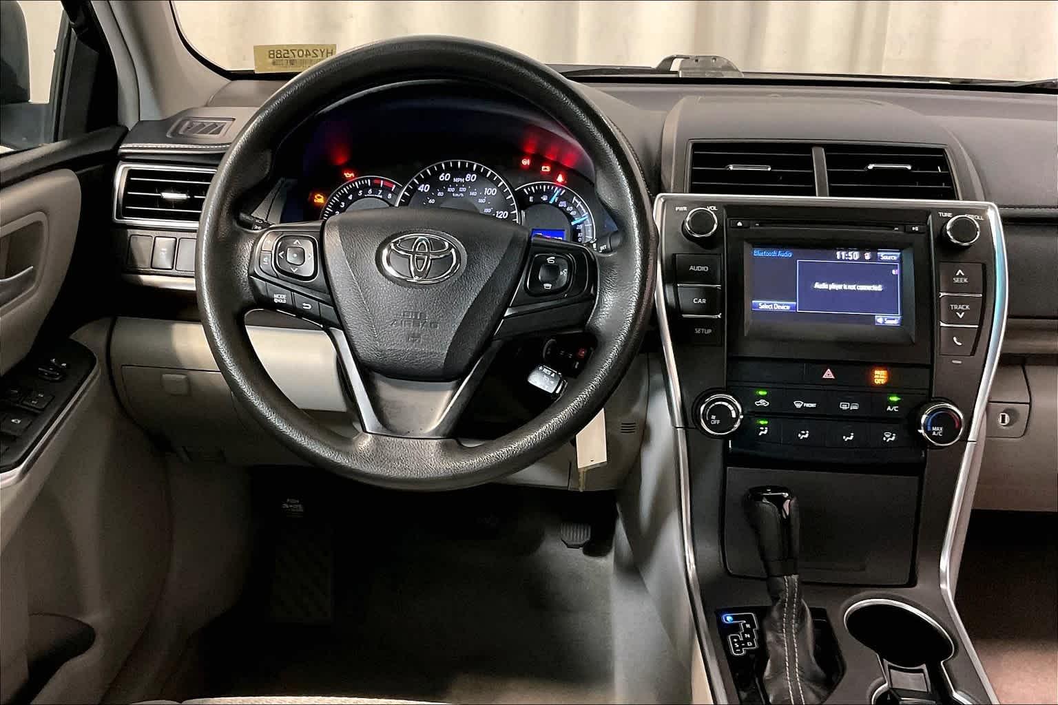 2015 Toyota Camry LE - Photo 17