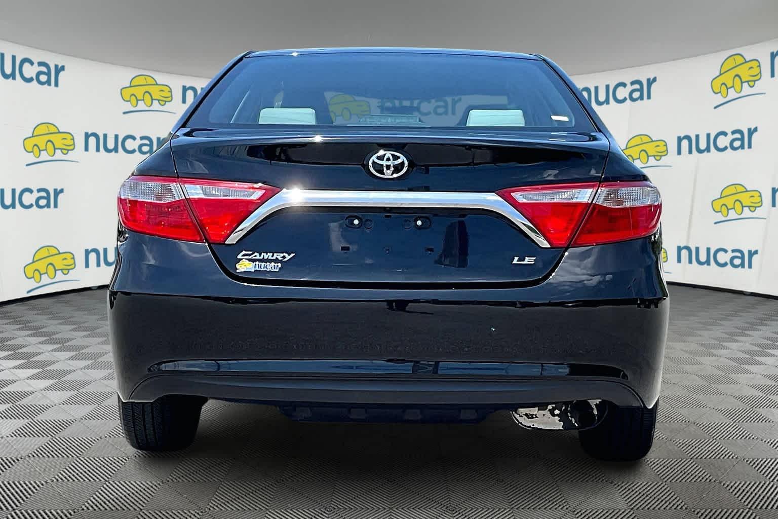 2015 Toyota Camry LE - Photo 5