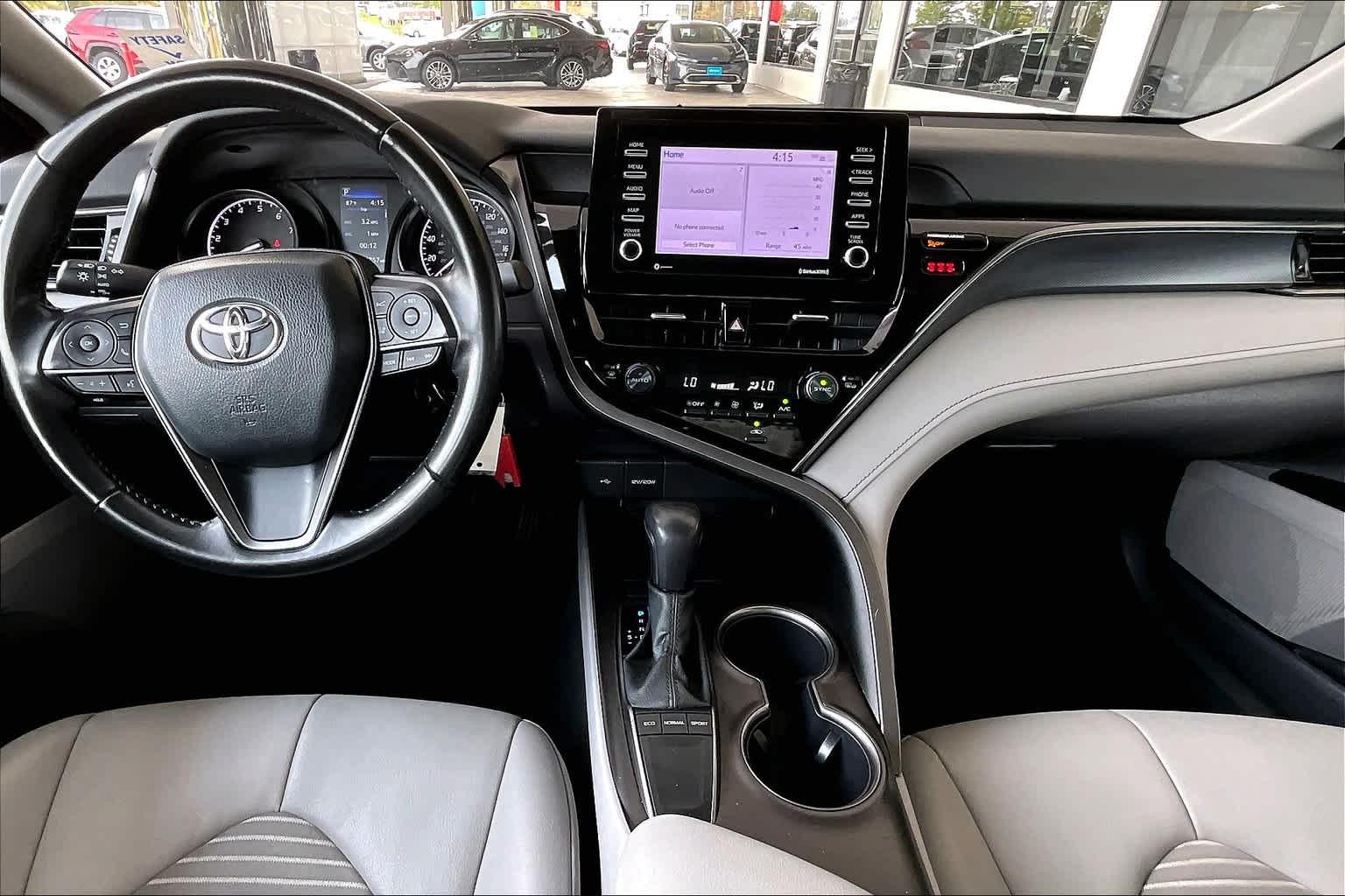 2022 Toyota Camry SE - Photo 21