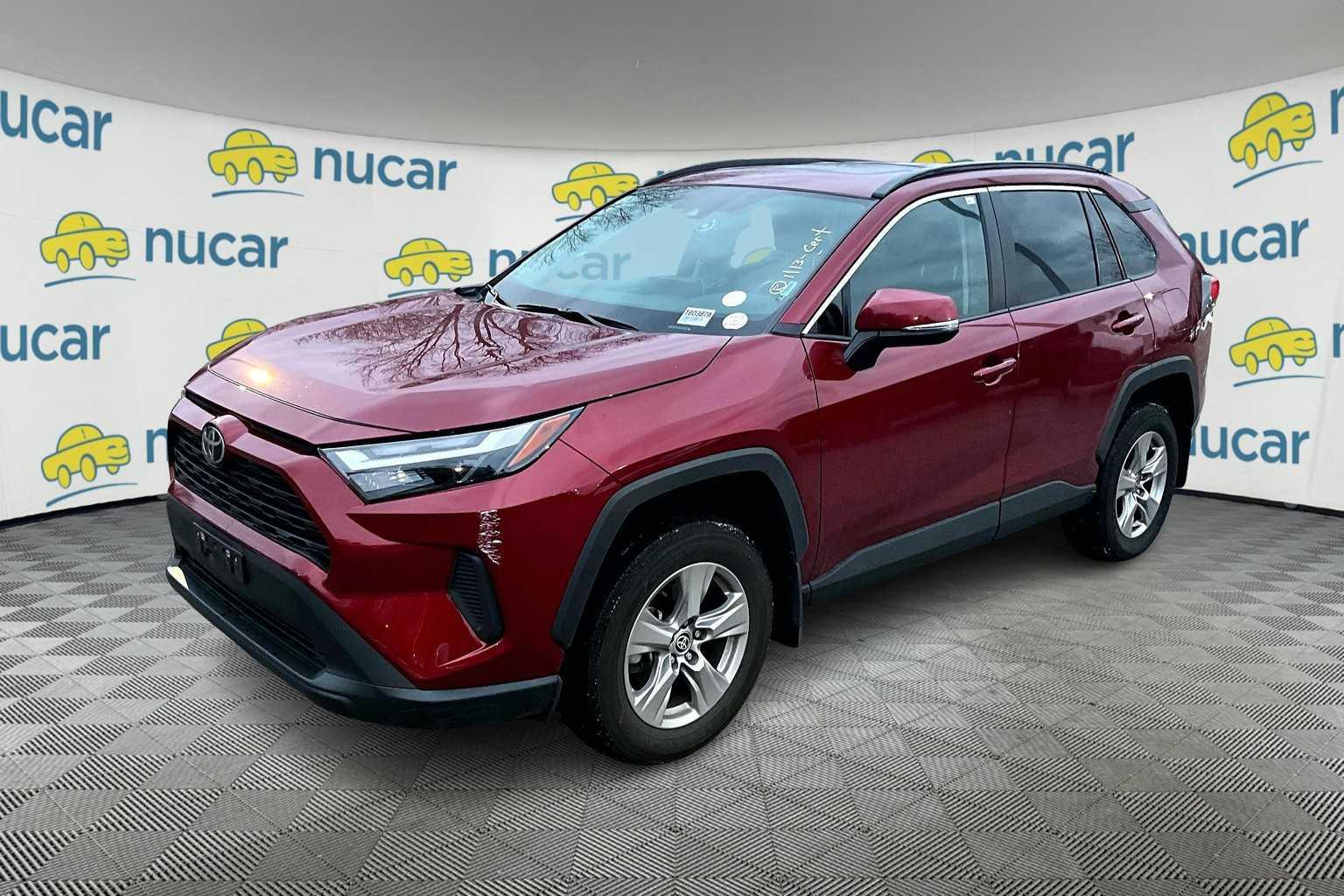 2022 Toyota RAV4 XLE - Photo 2