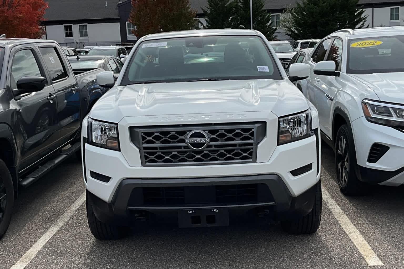 2022 Nissan Frontier SV Crew Cab 4x4 Auto - Photo 2