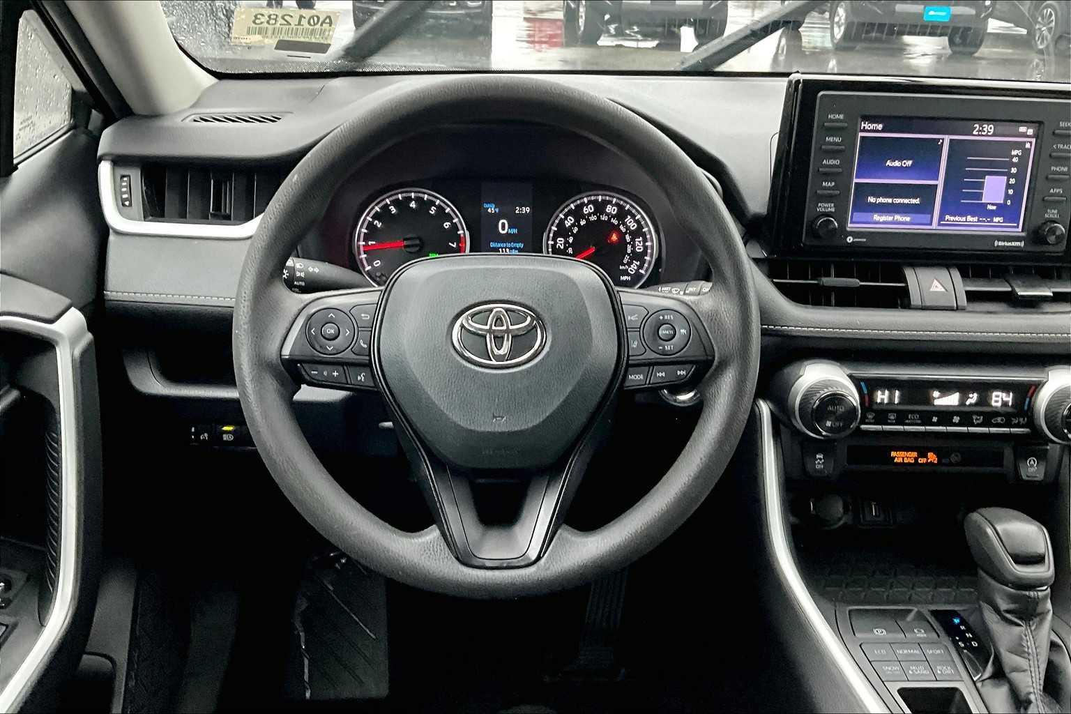 2022 Toyota RAV4 XLE - Photo 17