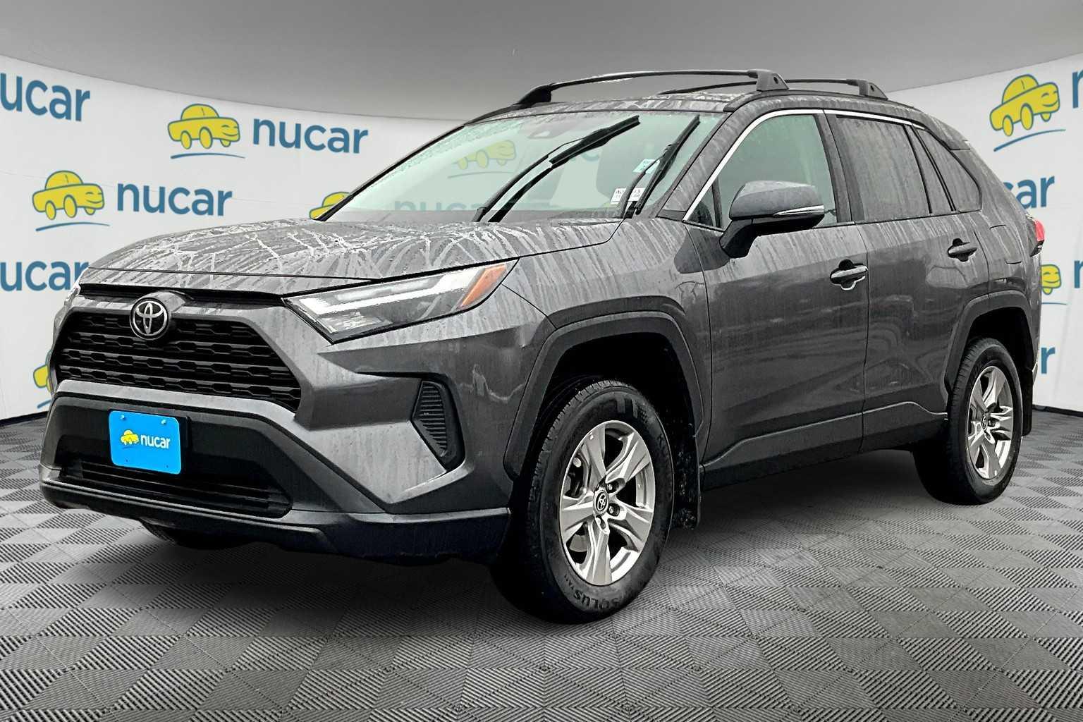 2022 Toyota RAV4 XLE - Photo 3