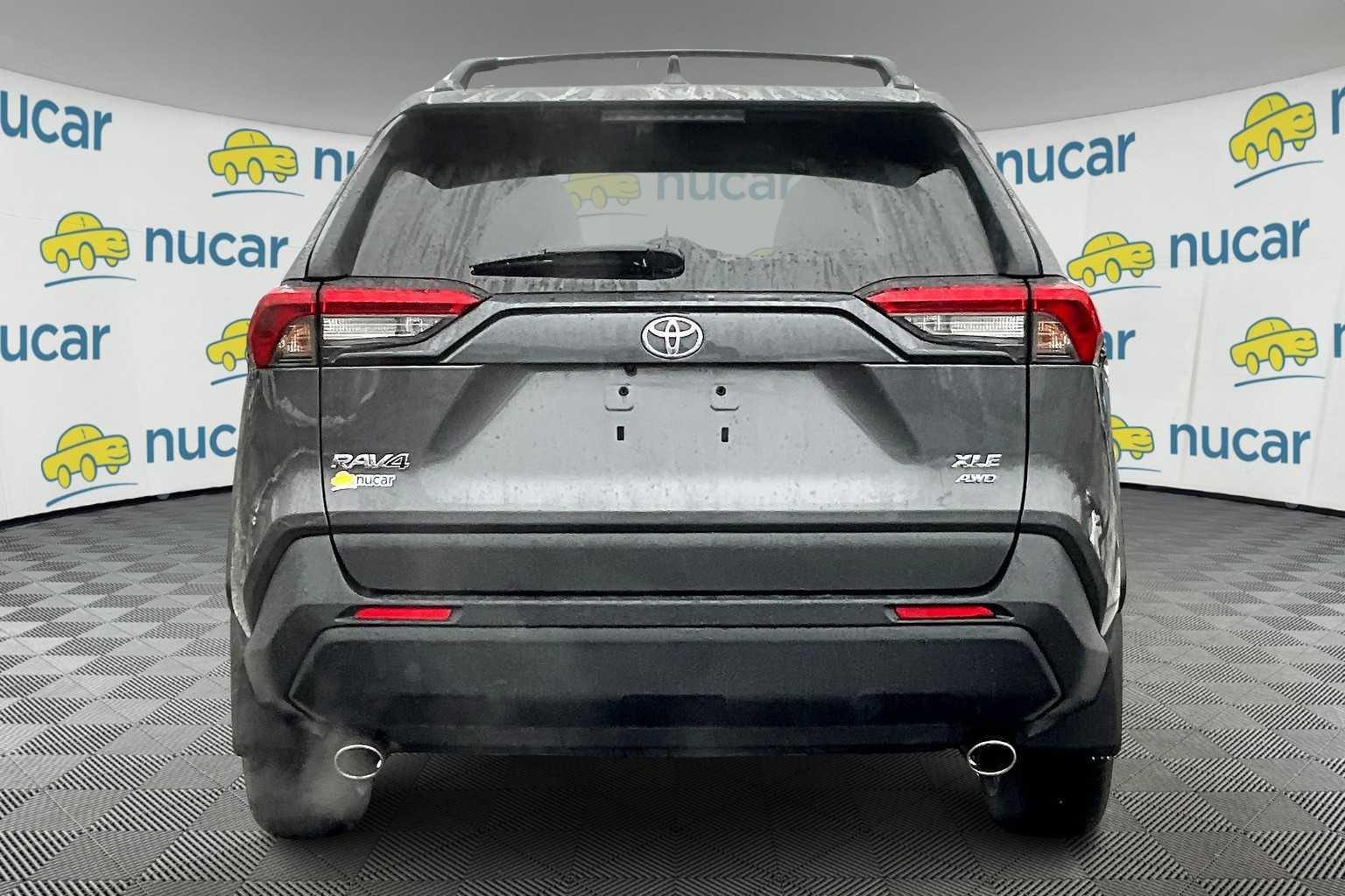 2022 Toyota RAV4 XLE - Photo 5