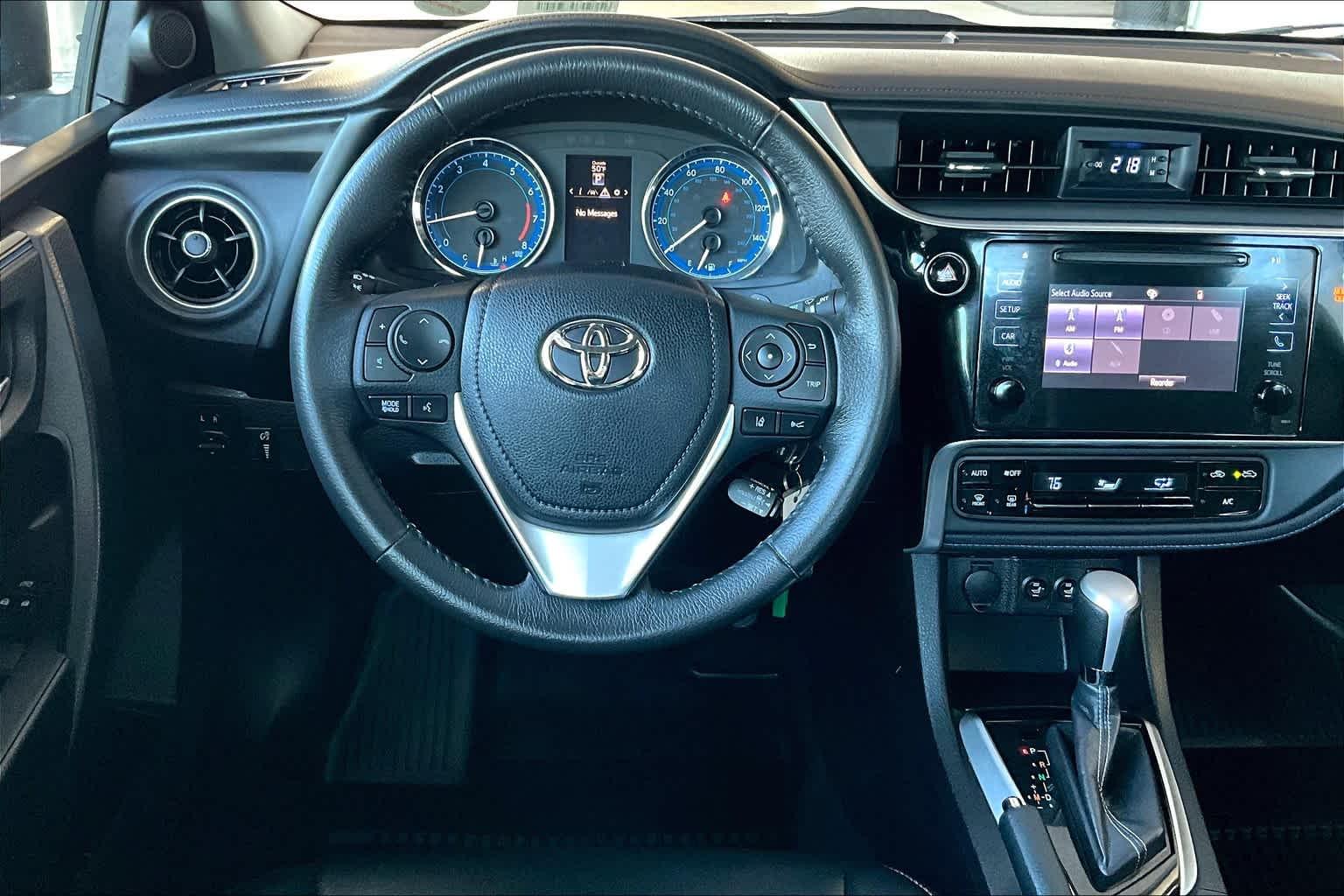 2017 Toyota Corolla SE - Photo 17