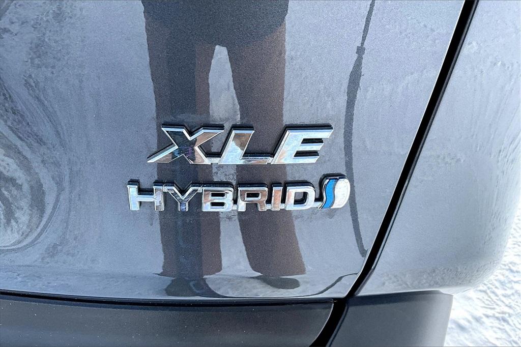 2019 Toyota RAV4 Hybrid XLE - Photo 28