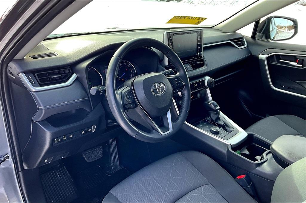 2019 Toyota RAV4 Hybrid XLE - Photo 8