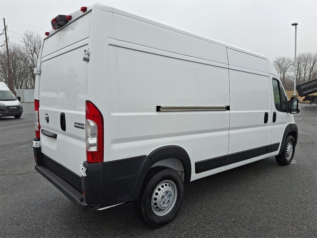 2025 Ram ProMaster 2500 High Roof - Photo 4