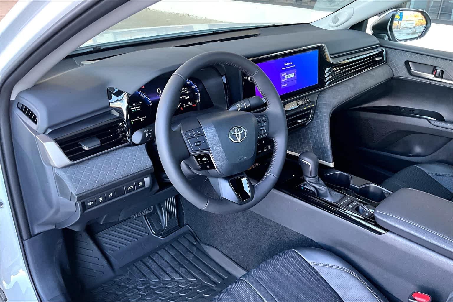 2025 Toyota Camry XLE - Photo 8