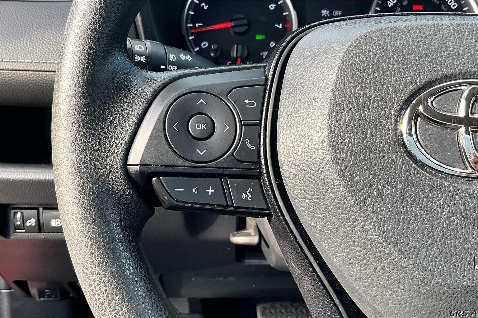 2021 Toyota RAV4 XLE - Photo 22