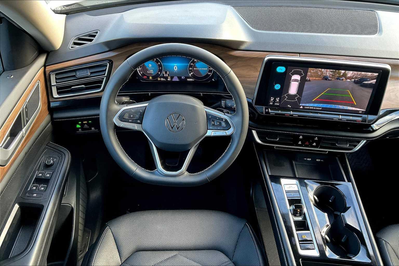 2024 Volkswagen Atlas 2.0T SE w/Technology - Photo 17