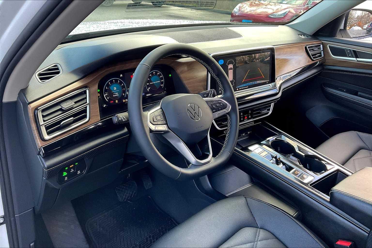 2024 Volkswagen Atlas 2.0T SE w/Technology - Photo 8