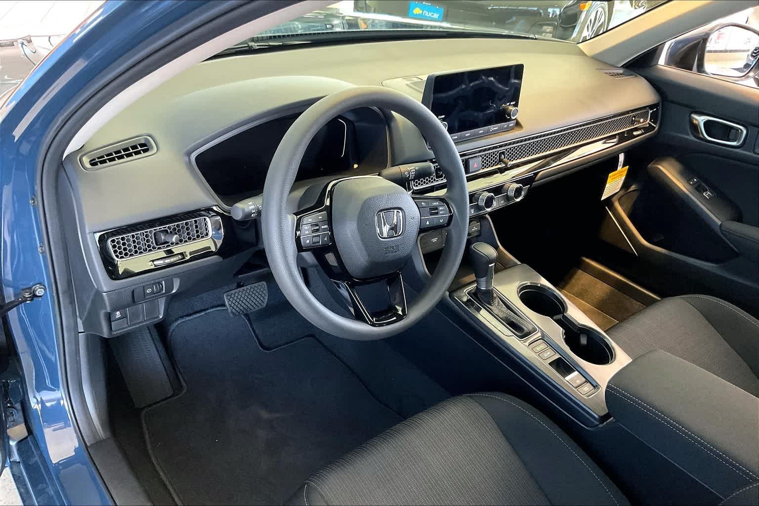 2025 Honda Civic LX - Photo 8