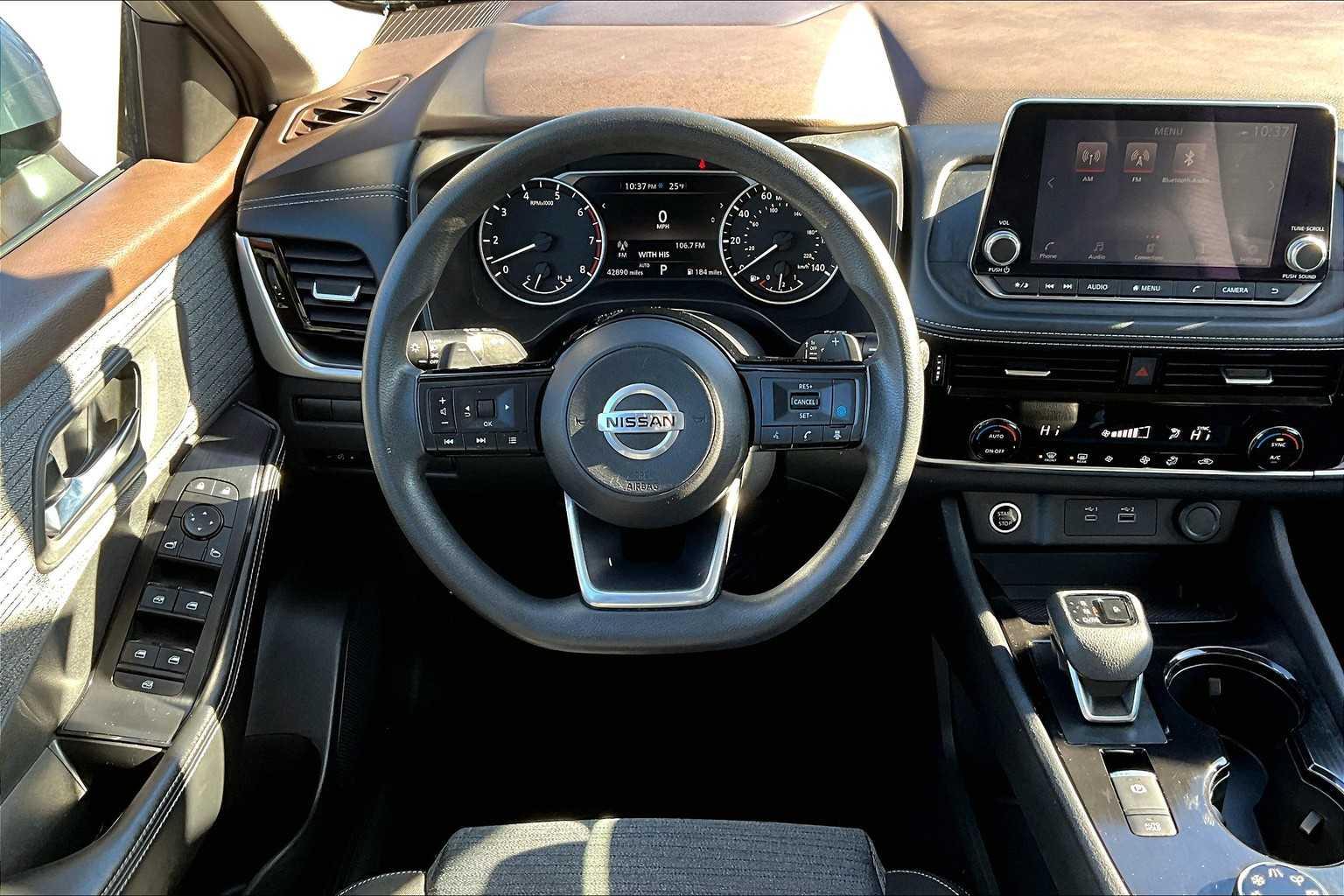 2021 Nissan Rogue SV - Photo 17