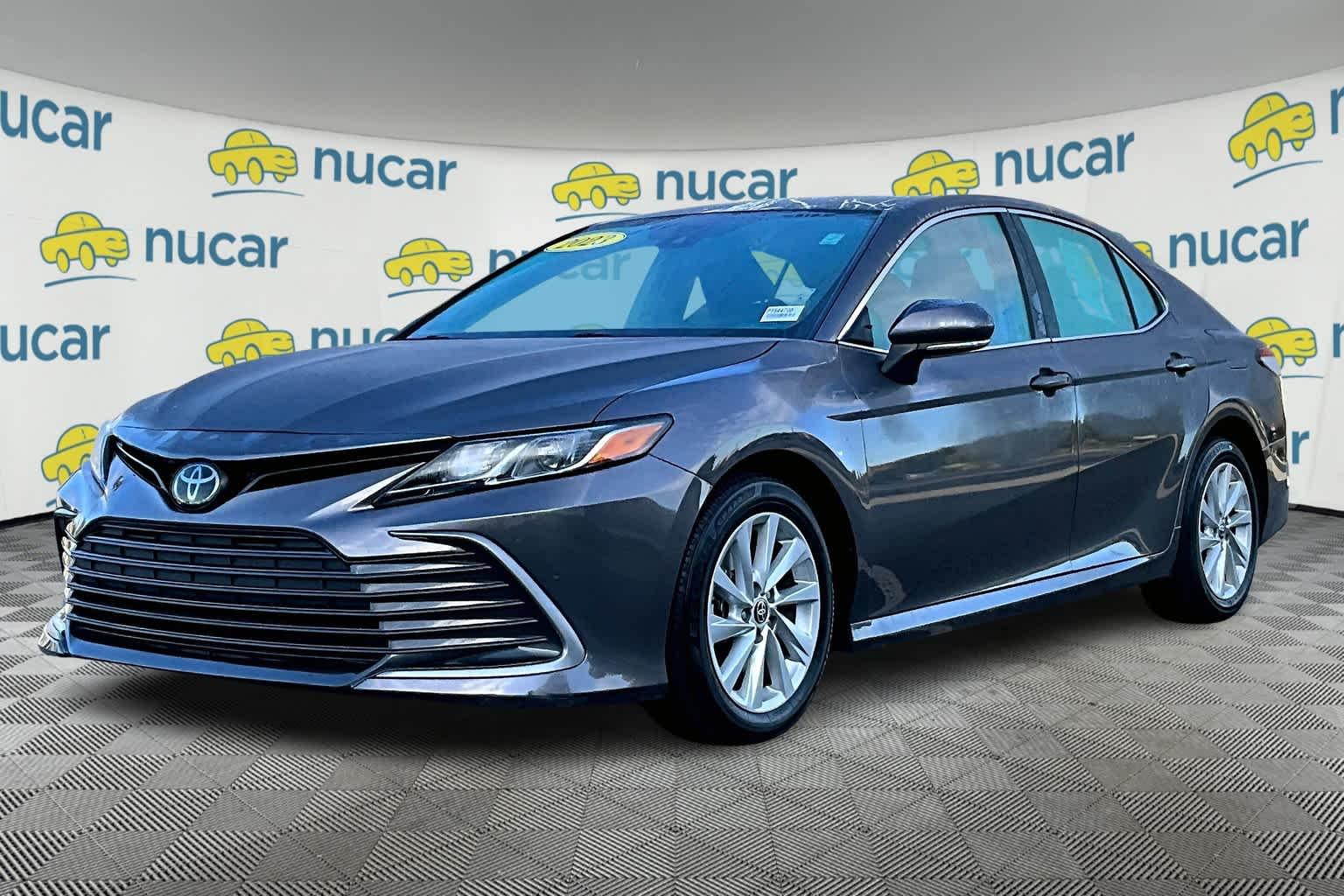 2023 Toyota Camry LE - Photo 3