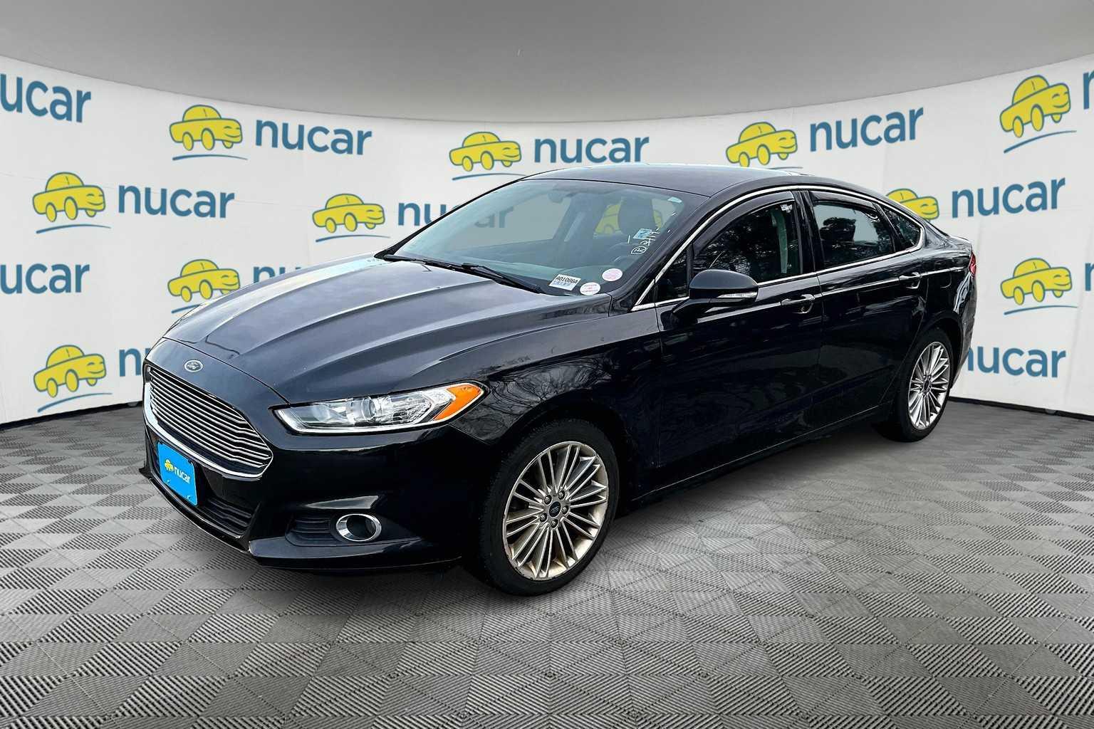 2015 Ford Fusion SE - Photo 2