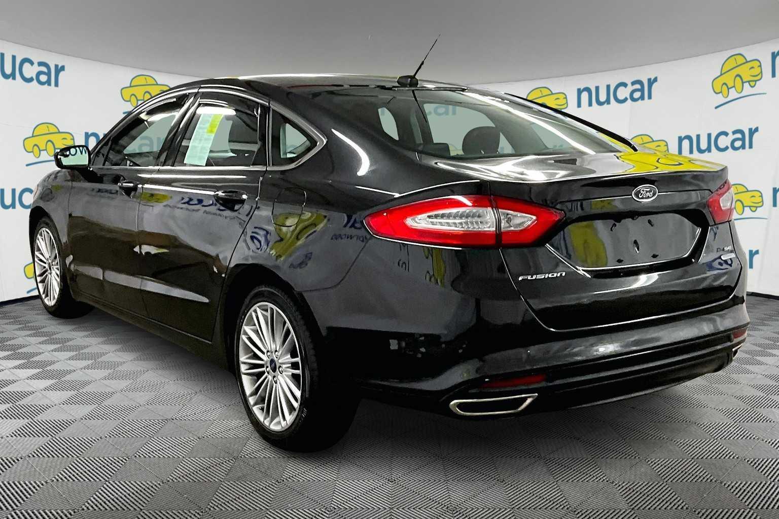 2015 Ford Fusion SE - Photo 4