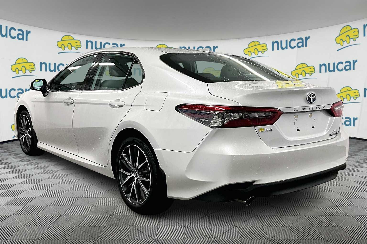 2023 Toyota Camry Hybrid XLE - Photo 4