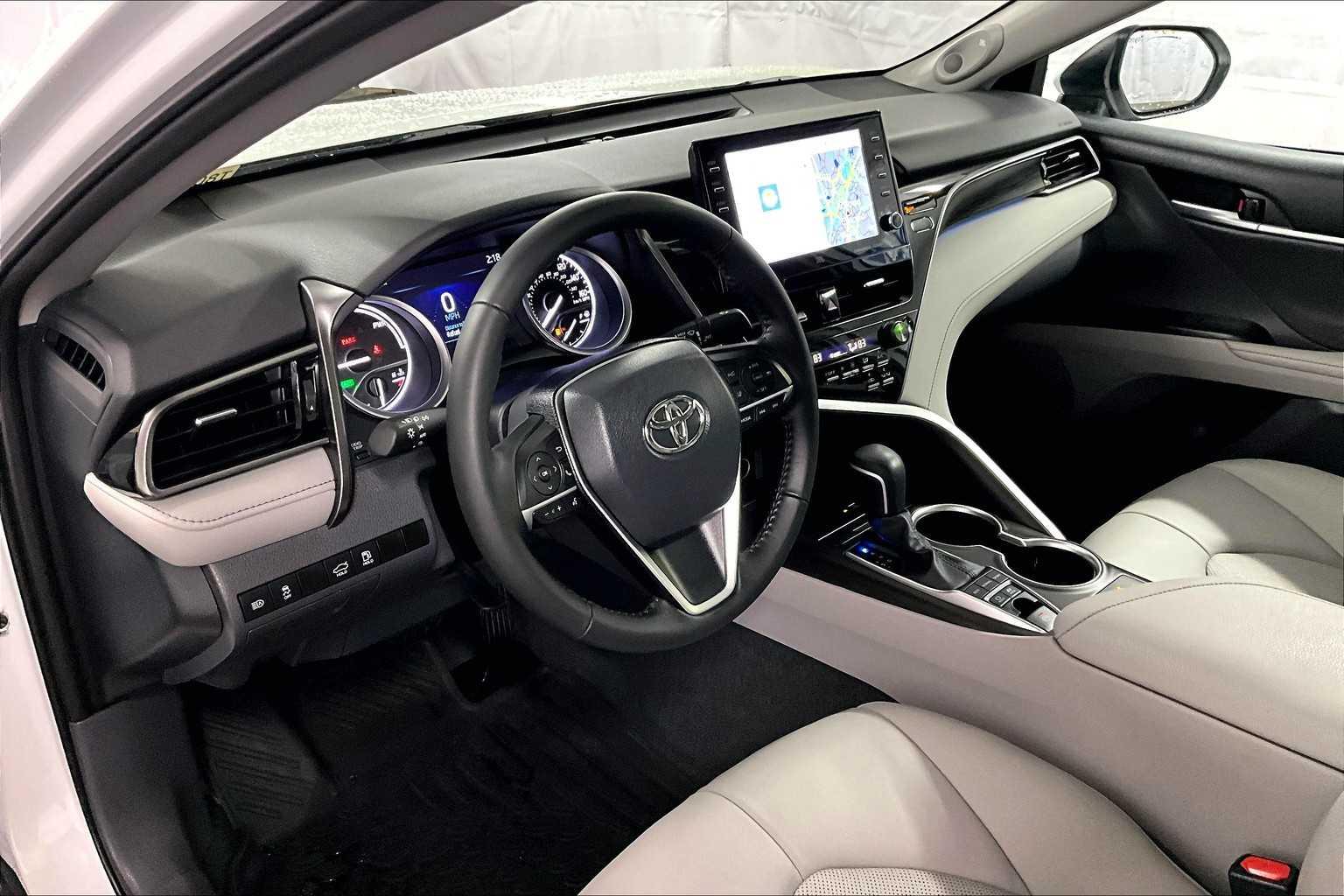 2023 Toyota Camry Hybrid XLE - Photo 8