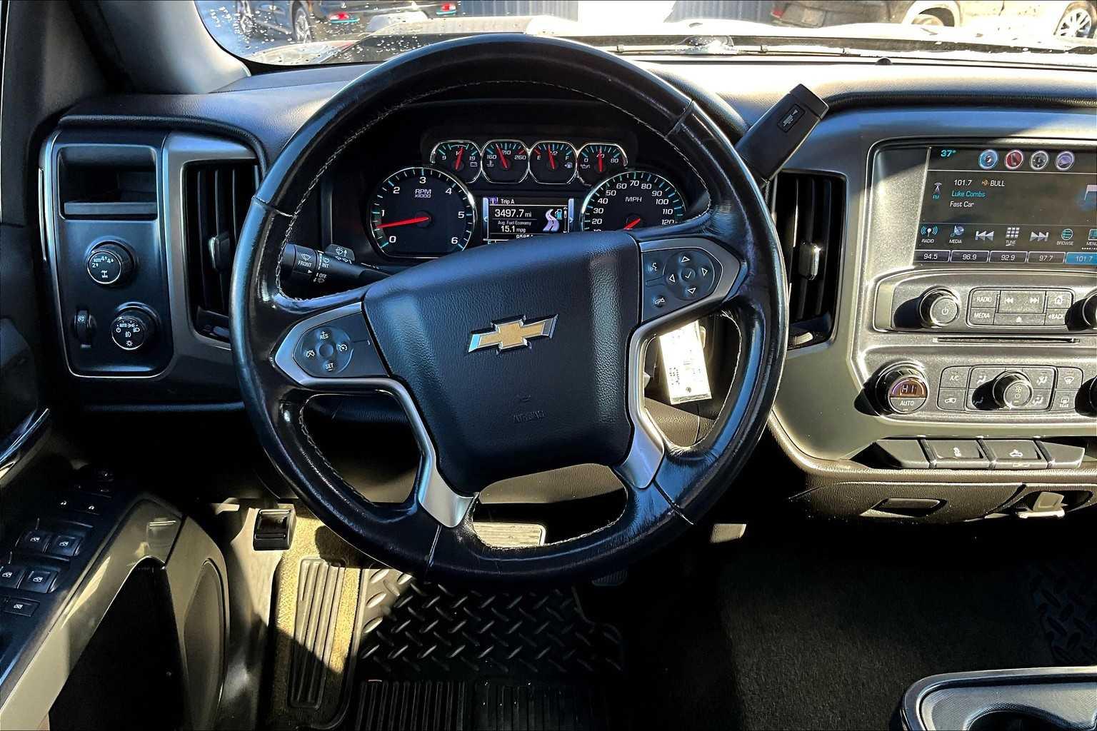 2018 Chevrolet Silverado 1500 LT 4WD Double Cab 143.5 - Photo 17