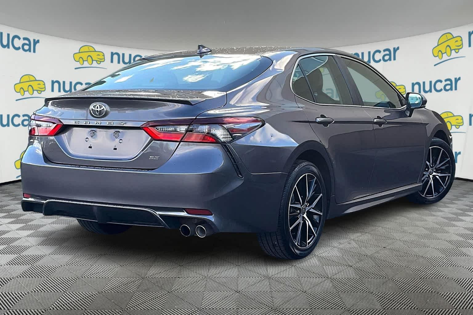 2022 Toyota Camry SE - Photo 6