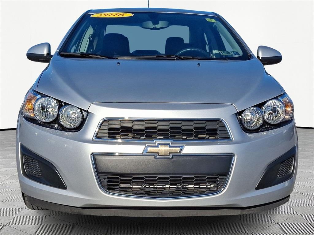 2016 Chevrolet Sonic LT - Photo 2