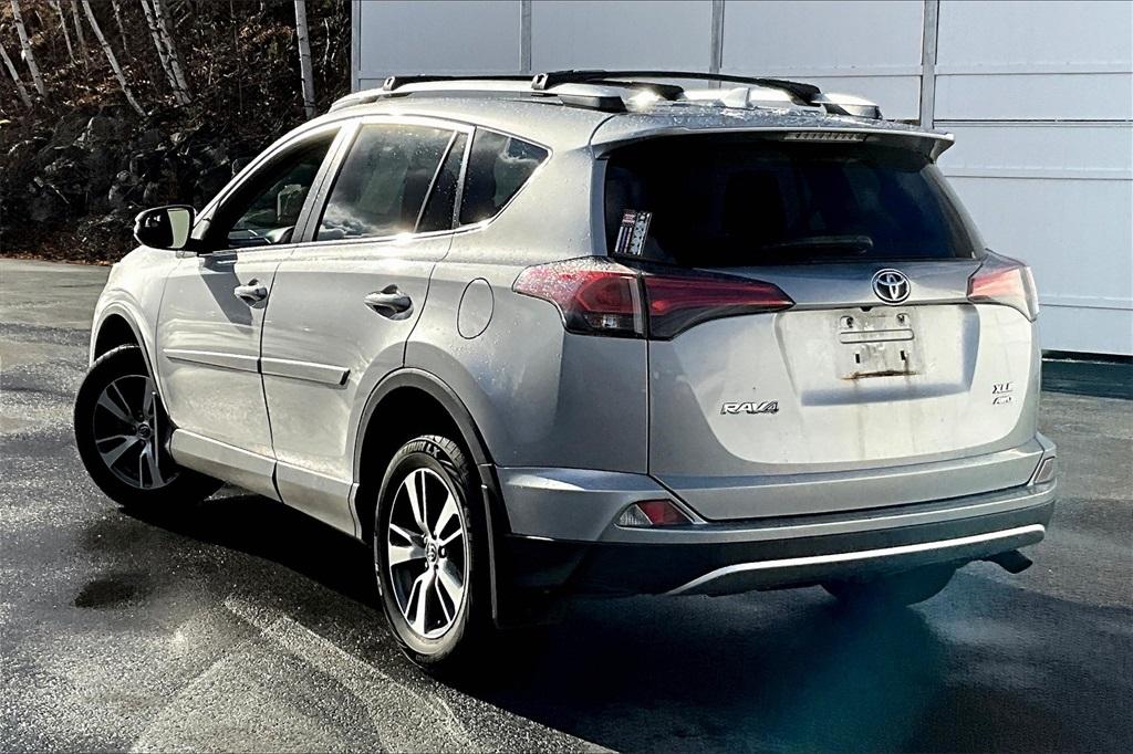 2016 Toyota RAV4 XLE - Photo 4