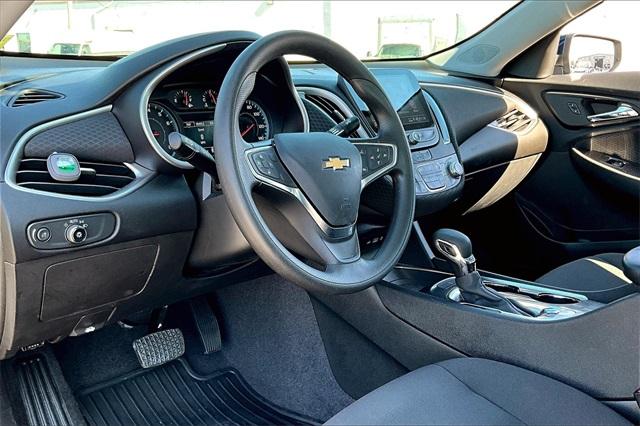 2022 Chevrolet Malibu LT - Photo 8