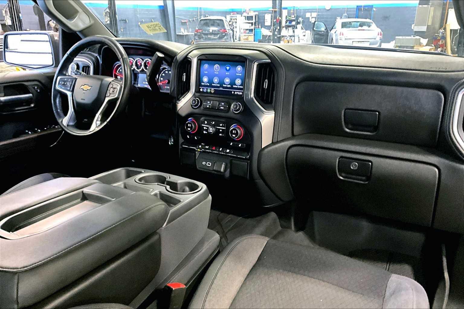 2021 Chevrolet Silverado 1500 LT 4WD Crew Cab 147 - Photo 14