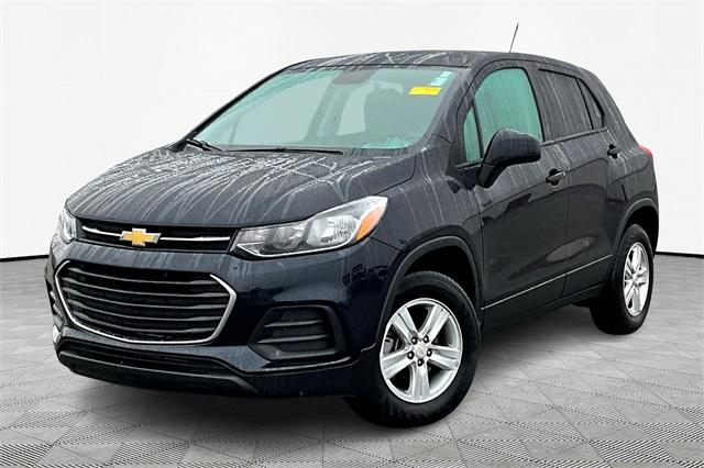 2022 Chevrolet Trax LS - Photo 3