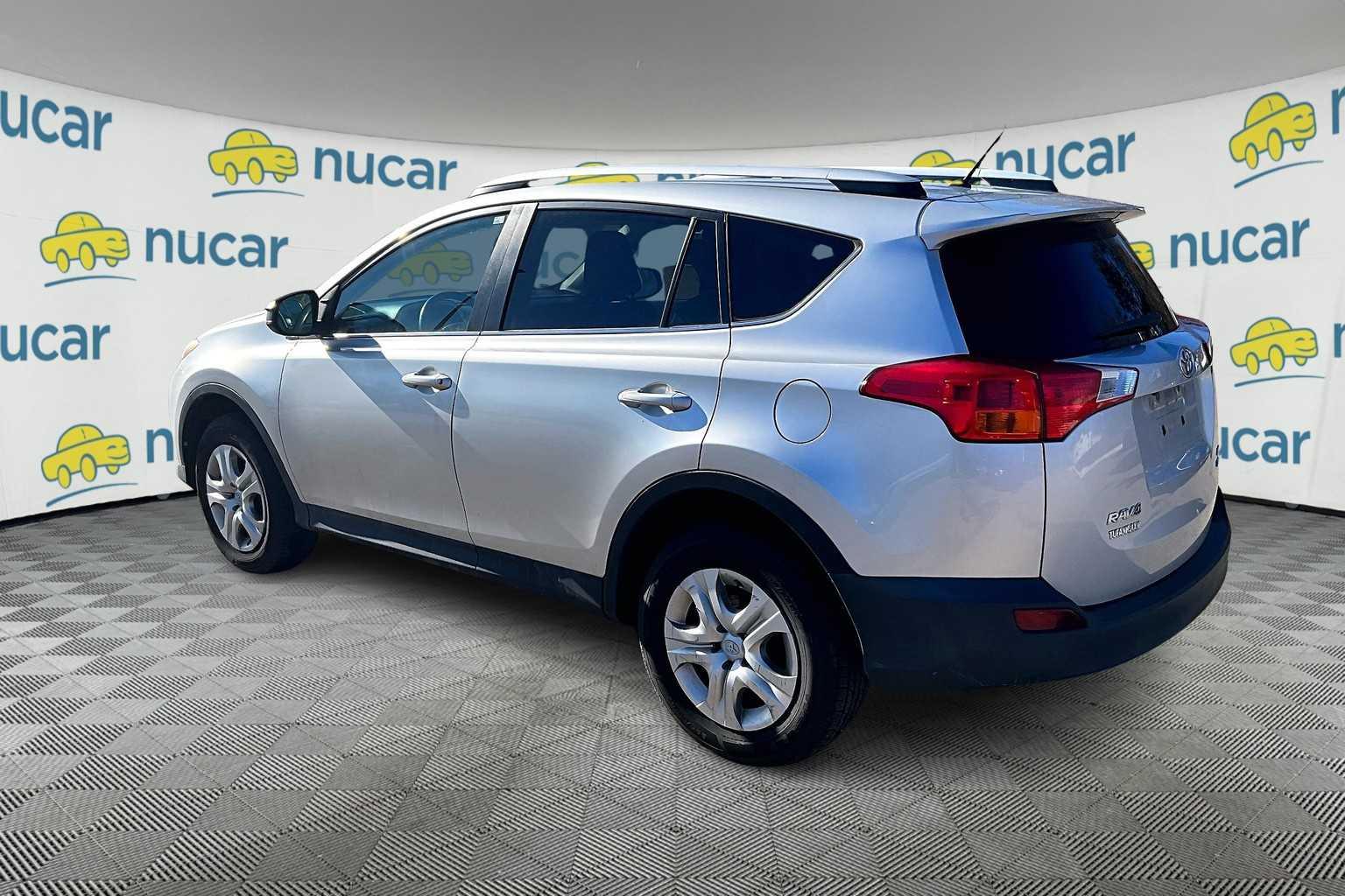 2013 Toyota RAV4 LE - Photo 3