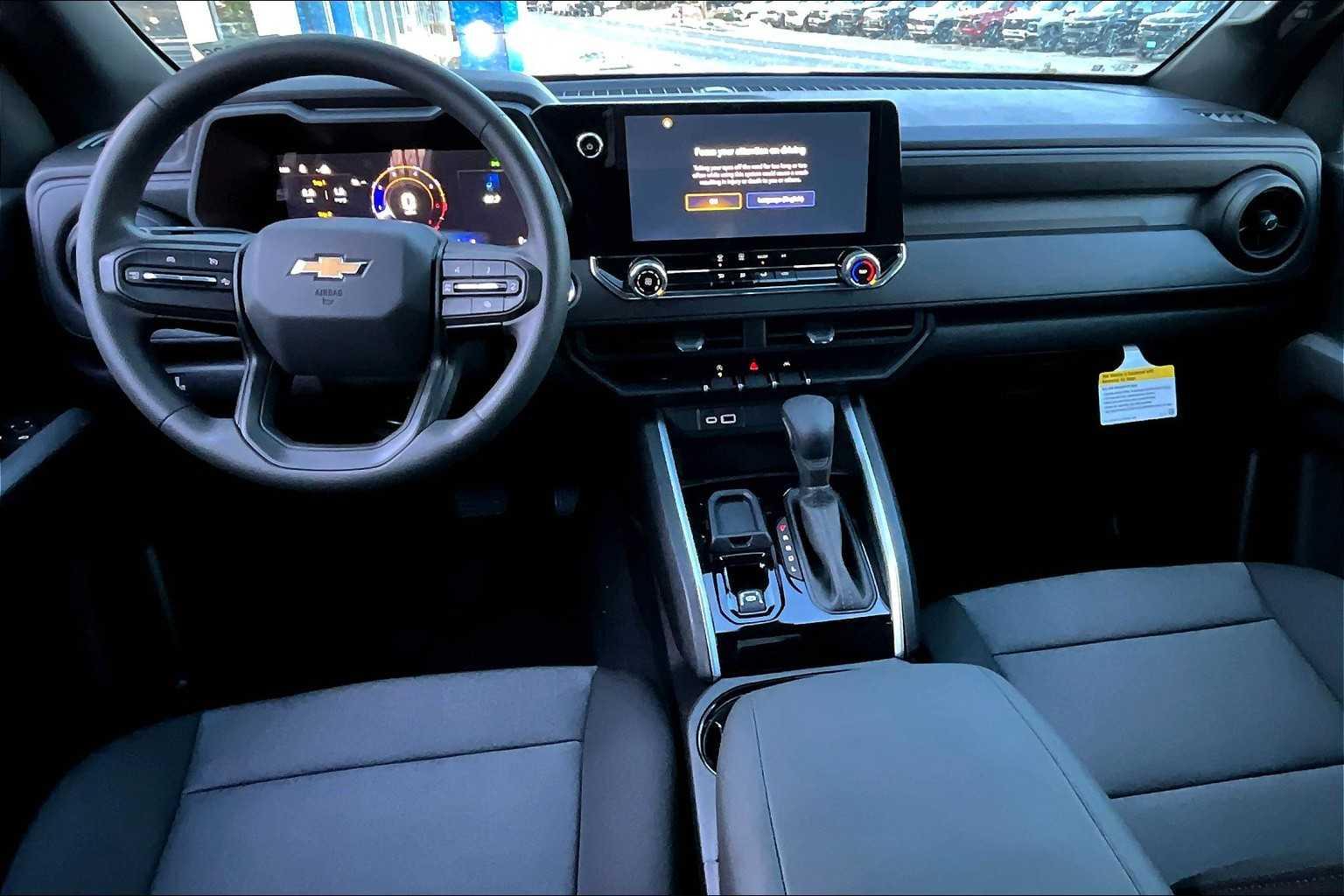 2025 Chevrolet Colorado 2WD Work Truck - Photo 12