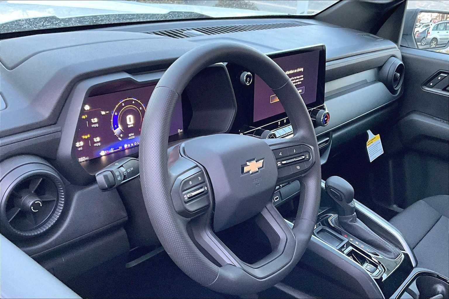 2025 Chevrolet Colorado 2WD Work Truck - Photo 9