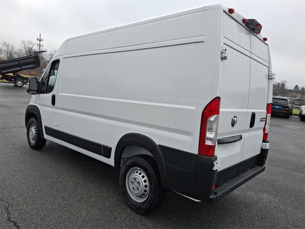 2025 Ram ProMaster 2500 High Roof - Photo 3