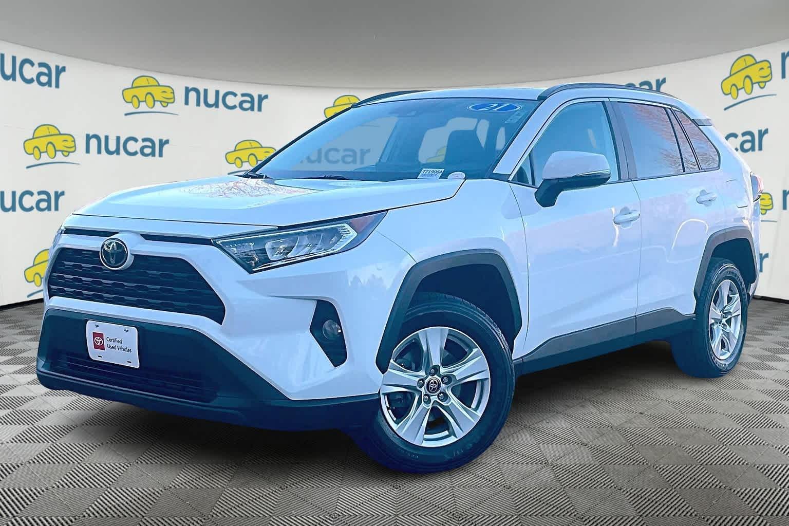 2021 Toyota RAV4 XLE - Photo 3