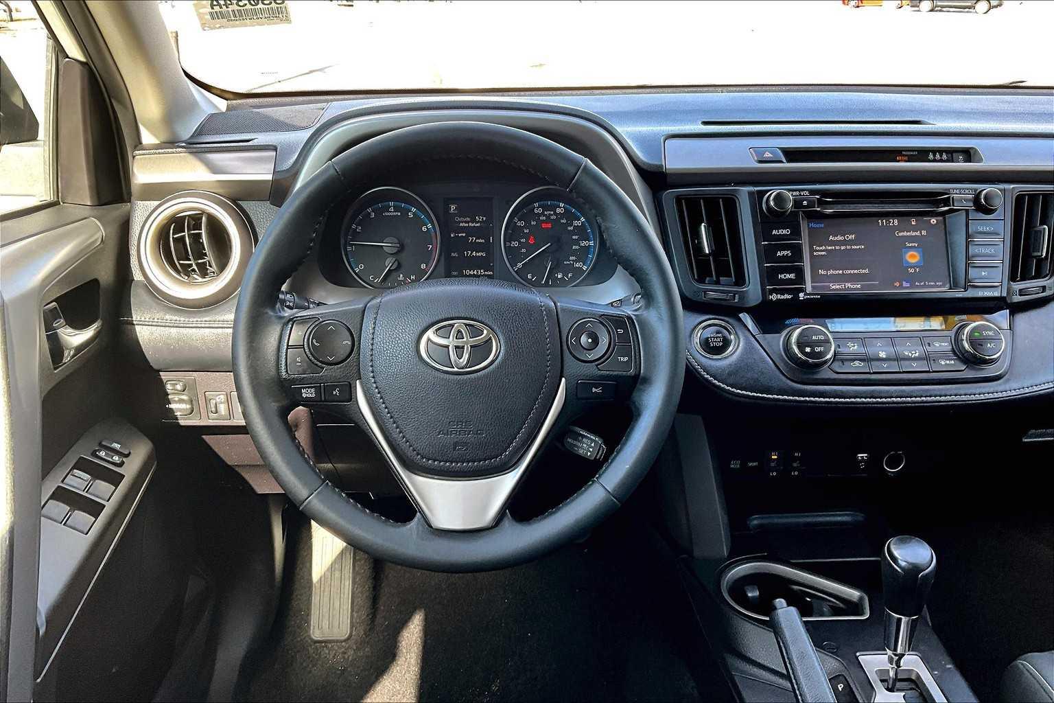 2018 Toyota RAV4 XLE - Photo 17