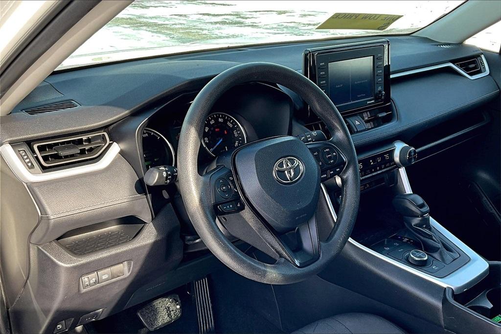 2021 Toyota RAV4 Hybrid XLE - Photo 8