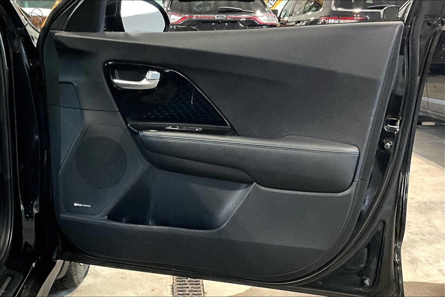 2020 Kia Niro EV EX Premium - Photo 12