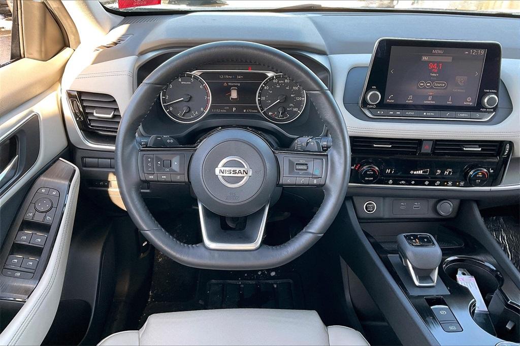 2021 Nissan Rogue SV - Photo 16