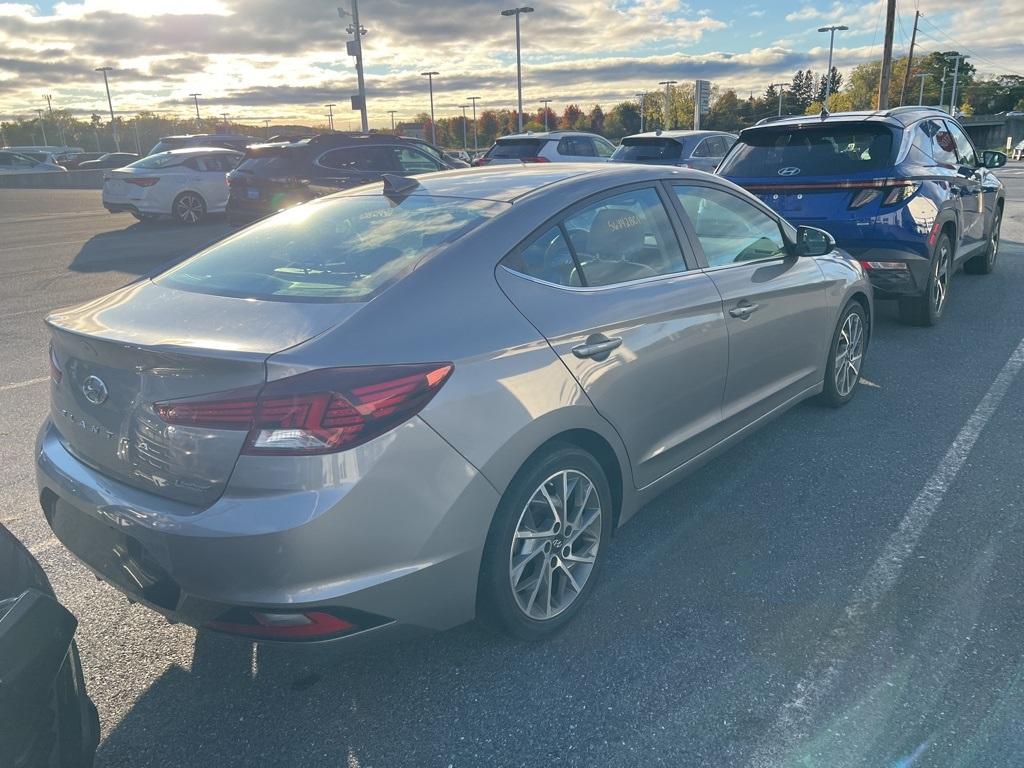 2020 Hyundai Elantra Limited - Photo 4