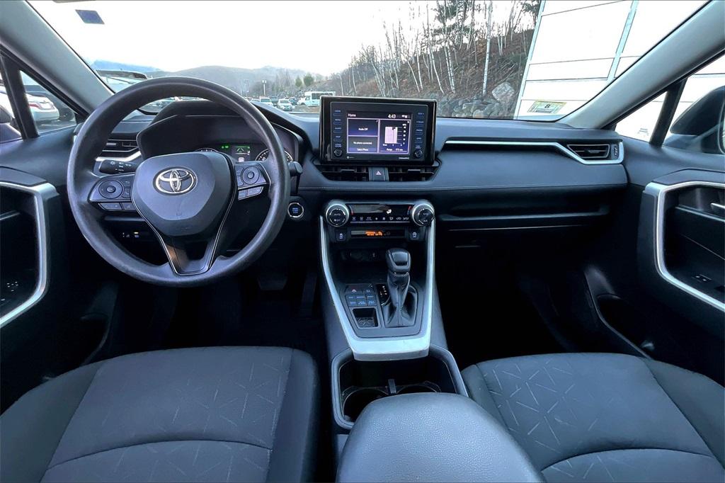 2022 Toyota RAV4 XLE - Photo 21