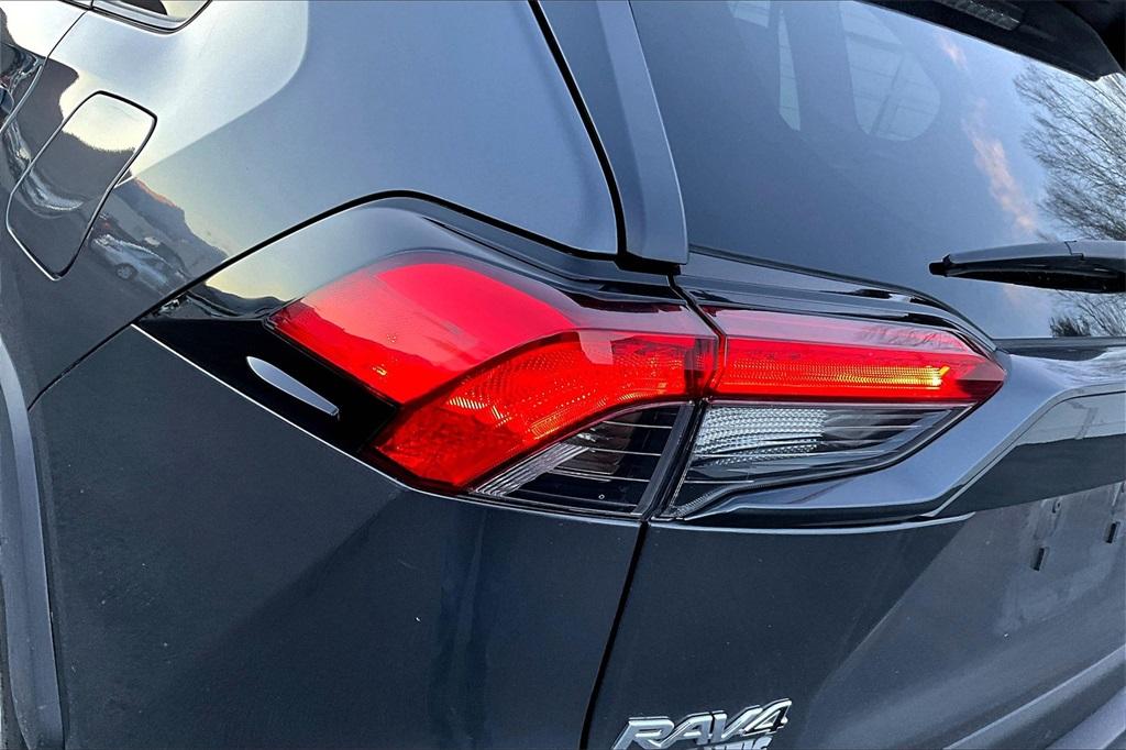 2022 Toyota RAV4 XLE - Photo 31