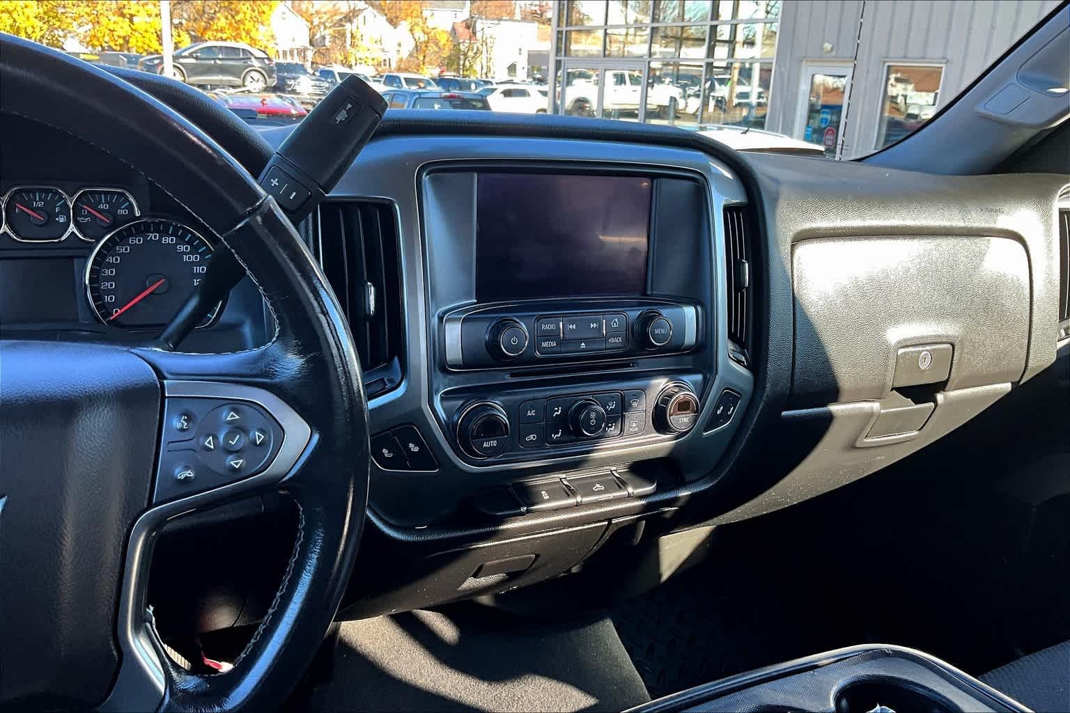 2019 Chevrolet Silverado 2500HD LT 4WD Double Cab 144.2 - Photo 18